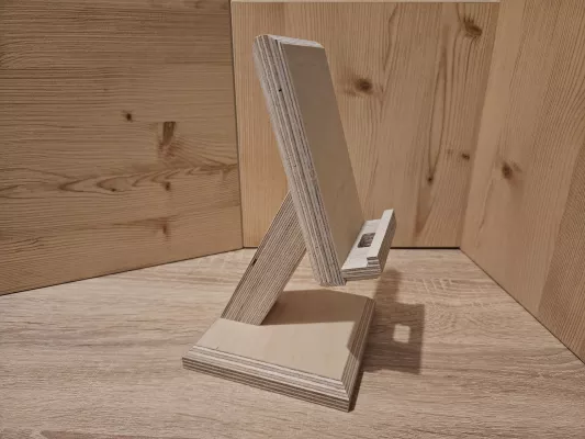 Jak powstał stojak na telefon, który zainspirował mnie do stworzenia Ustawione? Historia projektu